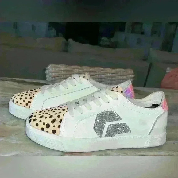 Women’s DOLCE VITA Zeph Mixed-Media Platform Sneakers - 100% Exclusive. Size 7.5 - Picture 2 of 10
